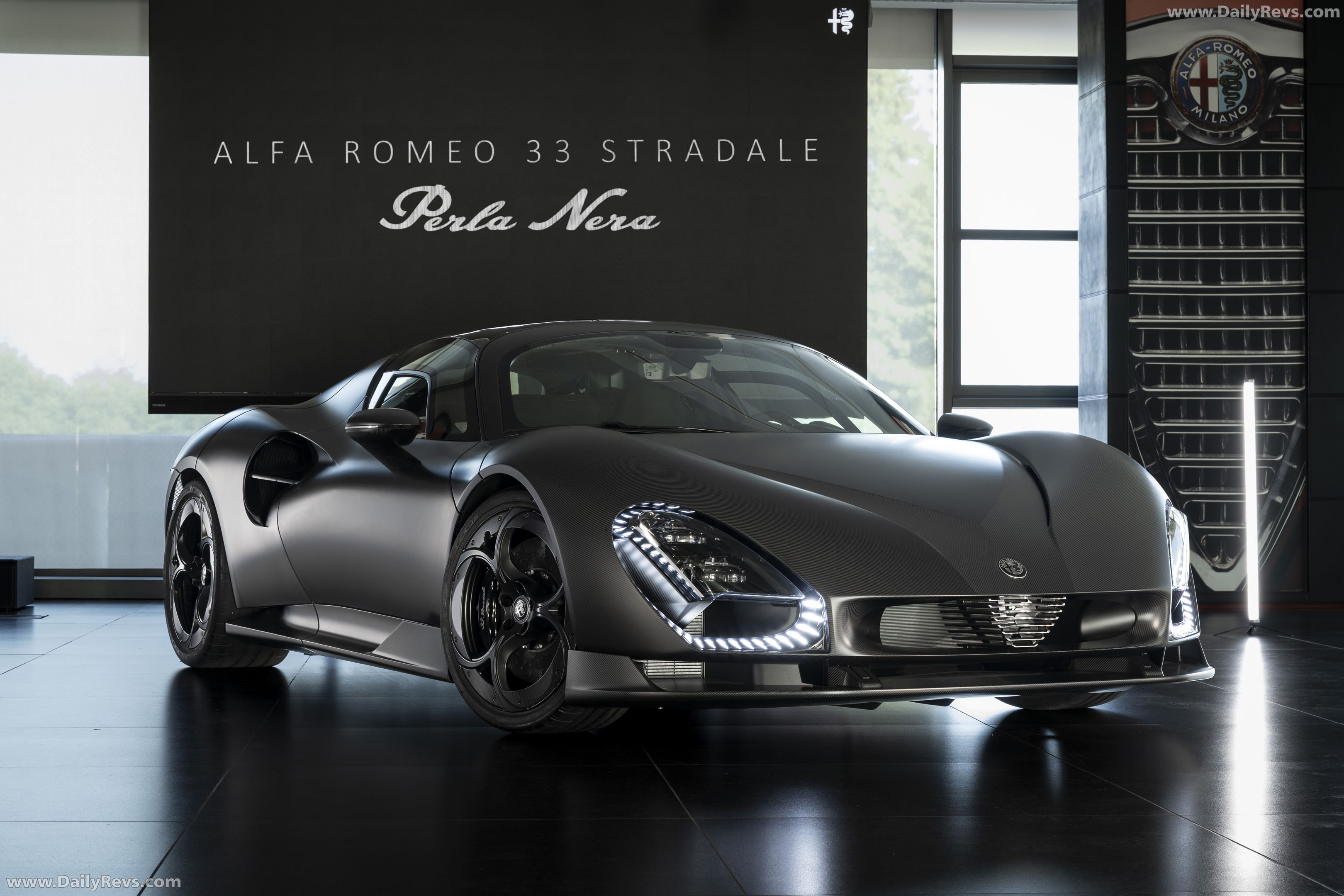 2026 Alfa Romeo 33 Stradale Perla Nera Front View